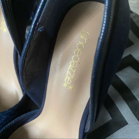 Shoedazzle suede navy blue pointy heel - Picture 3 of 11